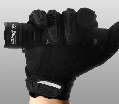 Тактический фонарь Armytek Viking Pro (тёплый свет)