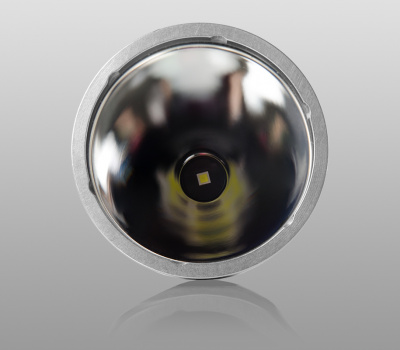 Поисковый фонарь Armytek Barracuda Pro (тёплый свет)