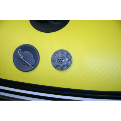 Надувная лодка ПВХ Риф Скат Тритон 370 НДF (фальшборт, пластиковый транец, НДНД)